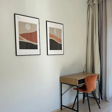 New Vacation Home- Live Like A Local Апартаменты *